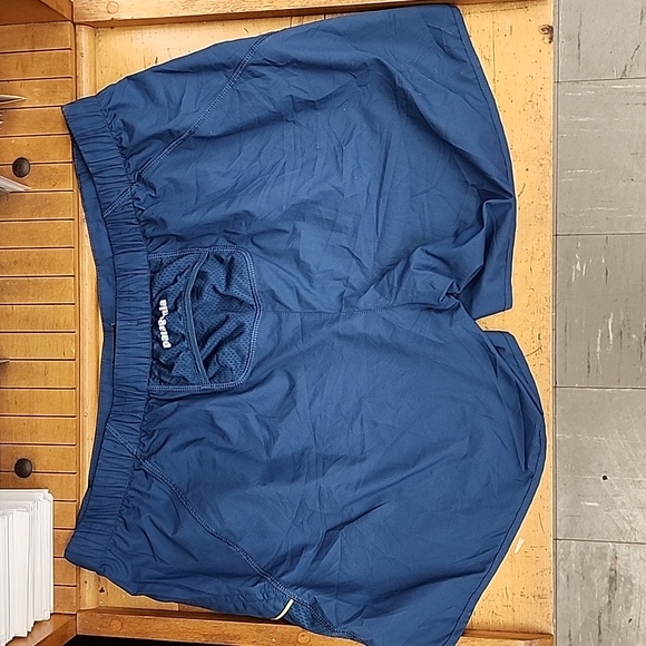 Patagonia womens shorts - Picture 2 of 4